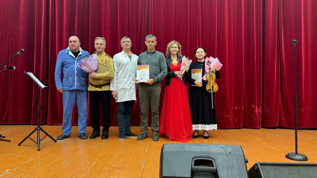 Звёзды эстрады дали концерт для героев по инициативе Александра Бруха в военном госпитале Солнечногорска